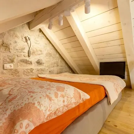 Romantic In Center Apartament *