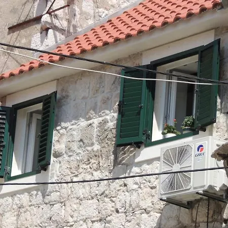 Romantic In Center Apartman