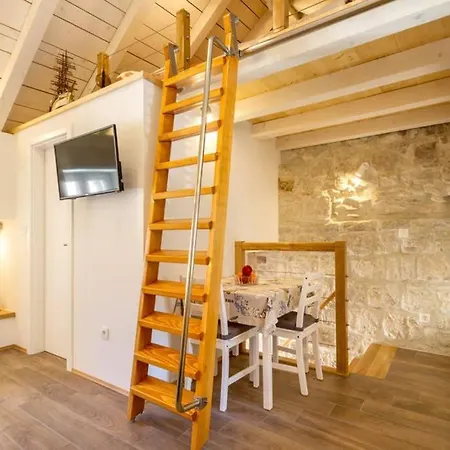 Apartment Romantic In Center