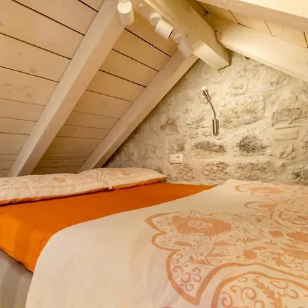 Romantic In Center Apartman